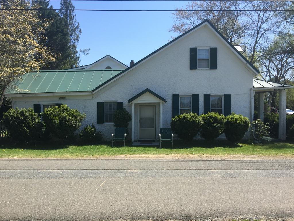Across The Inn Entire Colonial House With Lovely Porch & Extremely Fast Wi-Fi Washington Exterior photo